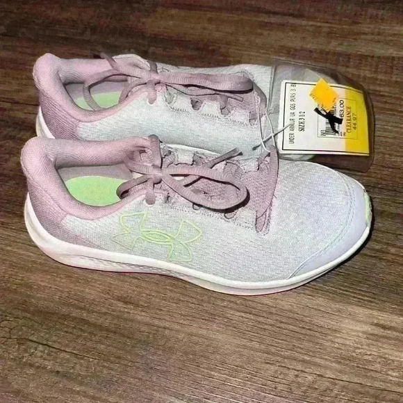 UNDER ARMOUR Big Girls Charged Pursuit 3 Big Logo Running Sneakers 3.5 - Picture 1 of 5